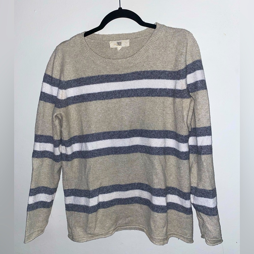 Pinque sweater super soft stripped sweater size medium